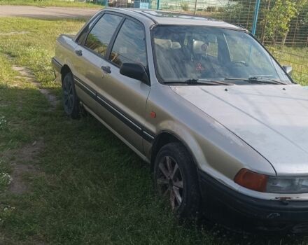 Бежевий Міцубісі Галант, об'ємом двигуна 1 л та пробігом 300 тис. км за 1000 $, фото 1 на Automoto.ua
