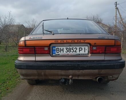 Бежевый Мицубиси Галант, объемом двигателя 2 л и пробегом 500 тыс. км за 1200 $, фото 1 на Automoto.ua