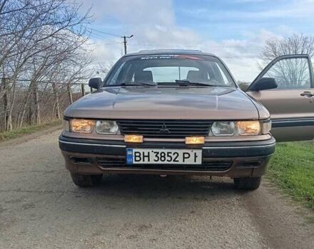 Бежевый Мицубиси Галант, объемом двигателя 2 л и пробегом 500 тыс. км за 1200 $, фото 1 на Automoto.ua