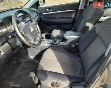 Бежевый Мицубиси Галант, объемом двигателя 2.4 л и пробегом 221 тыс. км за 5550 $, фото 9 на Automoto.ua