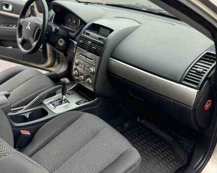 Бежевый Мицубиси Галант, объемом двигателя 2.4 л и пробегом 178 тыс. км за 5600 $, фото 36 на Automoto.ua