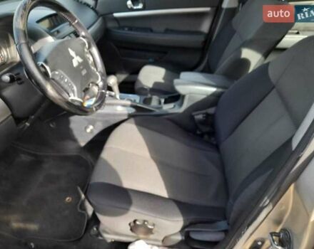 Бежевый Мицубиси Галант, объемом двигателя 2.4 л и пробегом 221 тыс. км за 5550 $, фото 10 на Automoto.ua