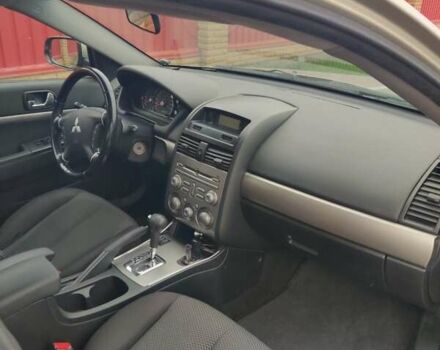 Бежевый Мицубиси Галант, объемом двигателя 2.38 л и пробегом 320 тыс. км за 4100 $, фото 5 на Automoto.ua