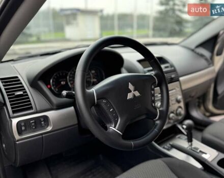 Бежевый Мицубиси Галант, объемом двигателя 2.4 л и пробегом 178 тыс. км за 5600 $, фото 26 на Automoto.ua