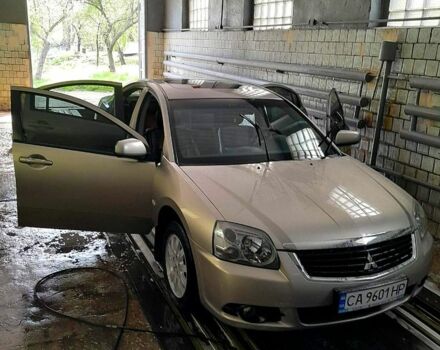 Бежевый Мицубиси Галант, объемом двигателя 2.4 л и пробегом 208 тыс. км за 6500 $, фото 1 на Automoto.ua