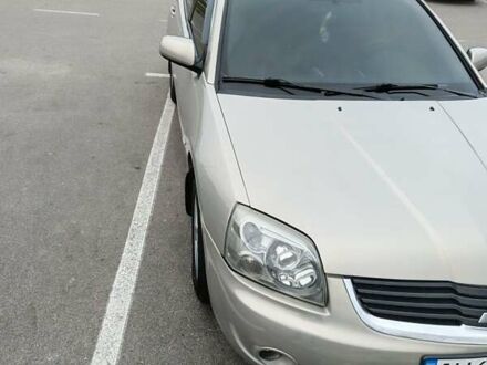 Бежевый Мицубиси Галант, объемом двигателя 2.4 л и пробегом 320 тыс. км за 5000 $, фото 1 на Automoto.ua