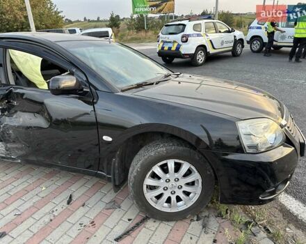 Черный Мицубиси Галант, объемом двигателя 2.4 л и пробегом 220 тыс. км за 1800 $, фото 4 на Automoto.ua