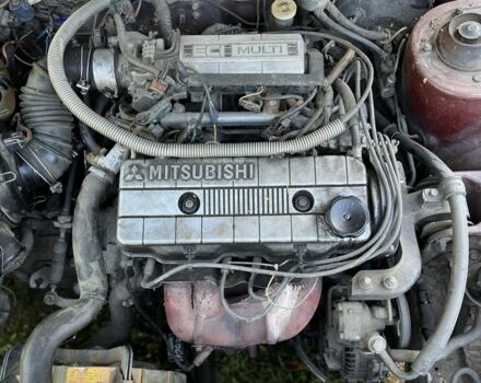 Красный Мицубиси Галант, объемом двигателя 1.6 л и пробегом 370 тыс. км за 500 $, фото 6 на Automoto.ua