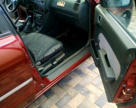 Красный Мицубиси Галант, объемом двигателя 1.8 л и пробегом 300 тыс. км за 1800 $, фото 5 на Automoto.ua