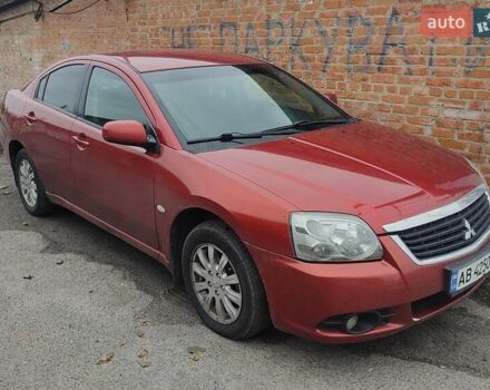 Красный Мицубиси Галант, объемом двигателя 2.38 л и пробегом 235 тыс. км за 4444 $, фото 1 на Automoto.ua