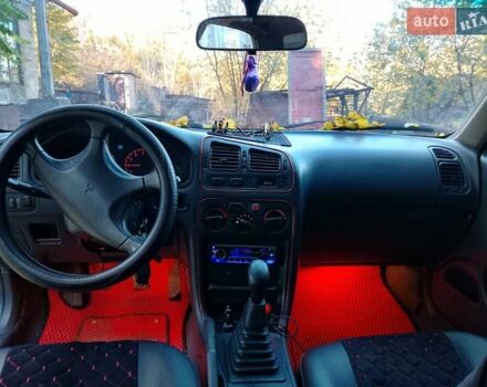 Серый Мицубиси Галант, объемом двигателя 1.8 л и пробегом 245 тыс. км за 2000 $, фото 2 на Automoto.ua