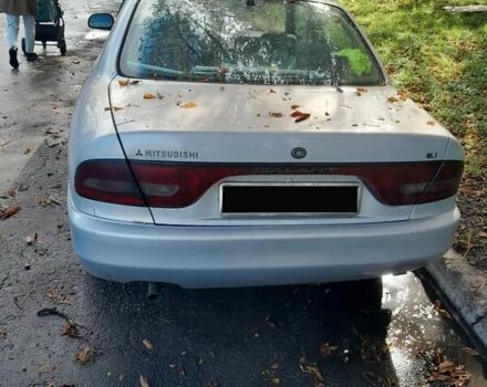 Серый Мицубиси Галант, объемом двигателя 1.76 л и пробегом 313 тыс. км за 1200 $, фото 1 на Automoto.ua