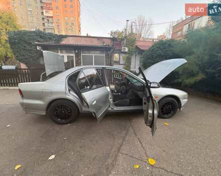 Серый Мицубиси Галант, объемом двигателя 2.5 л и пробегом 400 тыс. км за 3200 $, фото 5 на Automoto.ua