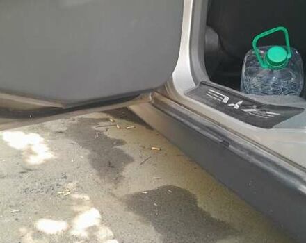 Сірий Міцубісі Галант, об'ємом двигуна 2 л та пробігом 390 тис. км за 2500 $, фото 5 на Automoto.ua