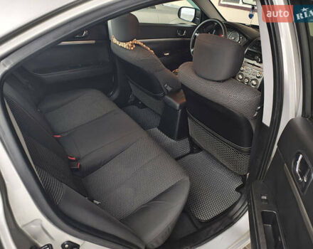 Сірий Міцубісі Галант, об'ємом двигуна 2.38 л та пробігом 352 тис. км за 4600 $, фото 6 на Automoto.ua