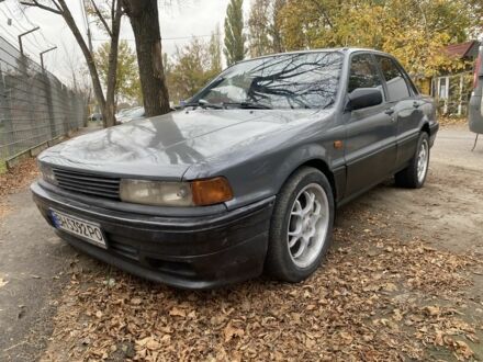 Серый Мицубиси Галант, объемом двигателя 1.8 л и пробегом 100 тыс. км за 1900 $, фото 1 на Automoto.ua