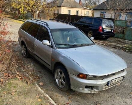 Серый Мицубиси Галант, объемом двигателя 2 л и пробегом 300 тыс. км за 600 $, фото 1 на Automoto.ua