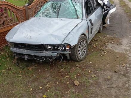 Серый Мицубиси Галант, объемом двигателя 2.5 л и пробегом 400 тыс. км за 500 $, фото 1 на Automoto.ua