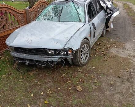 Серый Мицубиси Галант, объемом двигателя 2.5 л и пробегом 400 тыс. км за 500 $, фото 1 на Automoto.ua