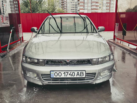 Серый Мицубиси Галант, объемом двигателя 2.5 л и пробегом 400 тыс. км за 3200 $, фото 1 на Automoto.ua