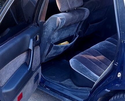 Синий Мицубиси Галант, объемом двигателя 2 л и пробегом 250 тыс. км за 650 $, фото 3 на Automoto.ua