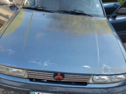Мицубиси Галант 1988 в Липовце на Automoto.ua Синий Мицубиси Галант, объемом двигателя 1.8 л и пробегом 649 тыс. км за 1200 $, фото 1 на Automoto.ua