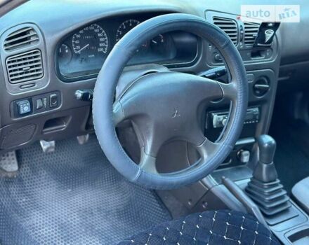 Зеленый Мицубиси Галант, объемом двигателя 1.8 л и пробегом 455 тыс. км за 1999 $, фото 6 на Automoto.ua