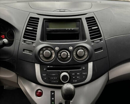 Белый Мицубиси Грандис, объемом двигателя 2.4 л и пробегом 340 тыс. км за 3400 $, фото 17 на Automoto.ua