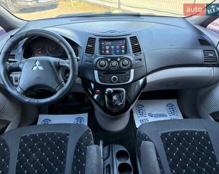 Белый Мицубиси Грандис, объемом двигателя 2.38 л и пробегом 185 тыс. км за 6700 $, фото 12 на Automoto.ua