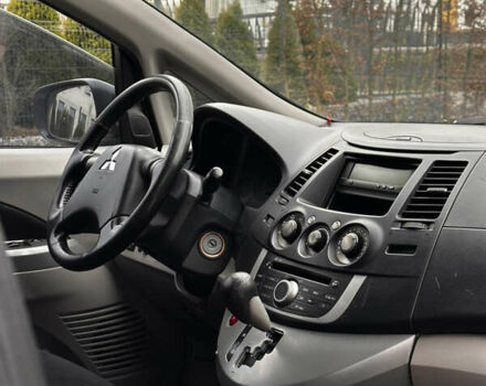 Белый Мицубиси Грандис, объемом двигателя 2.4 л и пробегом 340 тыс. км за 3400 $, фото 14 на Automoto.ua