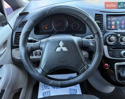 Белый Мицубиси Грандис, объемом двигателя 2.38 л и пробегом 185 тыс. км за 6700 $, фото 11 на Automoto.ua