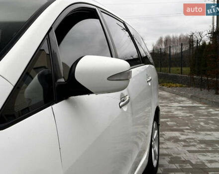 Белый Мицубиси Грандис, объемом двигателя 2.4 л и пробегом 340 тыс. км за 3400 $, фото 6 на Automoto.ua