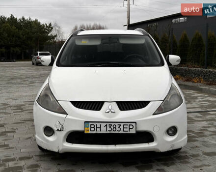 Белый Мицубиси Грандис, объемом двигателя 2.4 л и пробегом 340 тыс. км за 3400 $, фото 3 на Automoto.ua