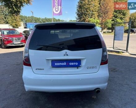 Белый Мицубиси Грандис, объемом двигателя 2.38 л и пробегом 185 тыс. км за 6700 $, фото 5 на Automoto.ua