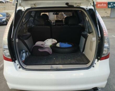 Белый Мицубиси Грандис, объемом двигателя 2.4 л и пробегом 442 тыс. км за 6300 $, фото 6 на Automoto.ua