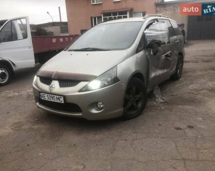 Бежевый Мицубиси Грандис, объемом двигателя 2.38 л и пробегом 200 тыс. км за 3500 $, фото 2 на Automoto.ua