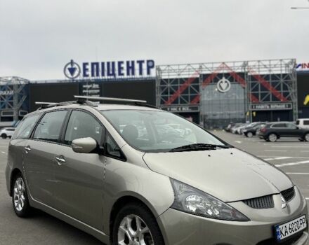 Бежевий Міцубісі Грандіс, об'ємом двигуна 2.4 л та пробігом 250 тис. км за 6300 $, фото 2 на Automoto.ua