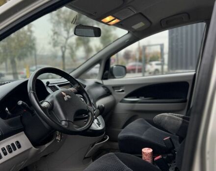 Бежевий Міцубісі Грандіс, об'ємом двигуна 2.4 л та пробігом 250 тис. км за 6300 $, фото 7 на Automoto.ua