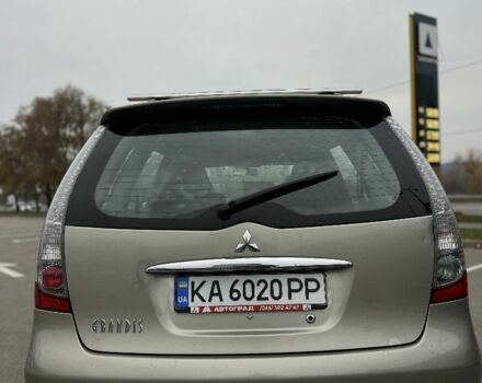 Бежевий Міцубісі Грандіс, об'ємом двигуна 2.4 л та пробігом 250 тис. км за 6300 $, фото 5 на Automoto.ua