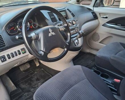 Бежевый Мицубиси Грандис, объемом двигателя 2.38 л и пробегом 74 тыс. км за 7200 $, фото 22 на Automoto.ua