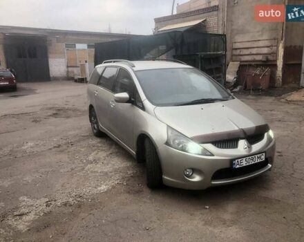 Бежевий Міцубісі Грандіс, об'ємом двигуна 2.38 л та пробігом 200 тис. км за 3500 $, фото 1 на Automoto.ua