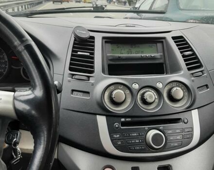 Бежевий Міцубісі Грандіс, об'ємом двигуна 2.4 л та пробігом 399 тис. км за 5800 $, фото 1 на Automoto.ua