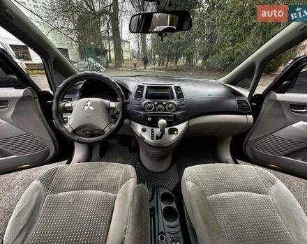 Черный Мицубиси Грандис, объемом двигателя 2.4 л и пробегом 290 тыс. км за 4650 $, фото 18 на Automoto.ua