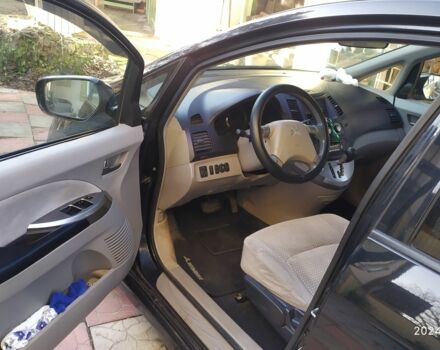 Чорний Міцубісі Грандіс, об'ємом двигуна 2.4 л та пробігом 282 тис. км за 4700 $, фото 5 на Automoto.ua