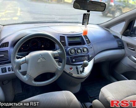 Черный Мицубиси Грандис, объемом двигателя 2.4 л и пробегом 250 тыс. км за 5900 $, фото 7 на Automoto.ua