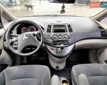 Чорний Міцубісі Грандіс, об'ємом двигуна 2.4 л та пробігом 422 тис. км за 5450 $, фото 13 на Automoto.ua