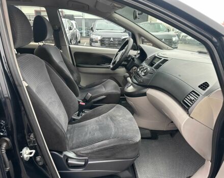 Черный Мицубиси Грандис, объемом двигателя 2.4 л и пробегом 212 тыс. км за 5300 $, фото 16 на Automoto.ua