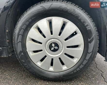 Черный Мицубиси Грандис, объемом двигателя 2.4 л и пробегом 212 тыс. км за 5300 $, фото 12 на Automoto.ua