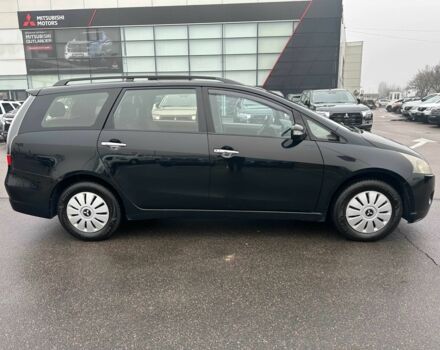 Черный Мицубиси Грандис, объемом двигателя 2.4 л и пробегом 212 тыс. км за 5300 $, фото 7 на Automoto.ua