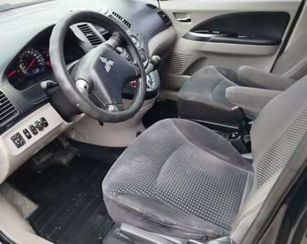 Чорний Міцубісі Грандіс, об'ємом двигуна 2.4 л та пробігом 422 тис. км за 5450 $, фото 10 на Automoto.ua